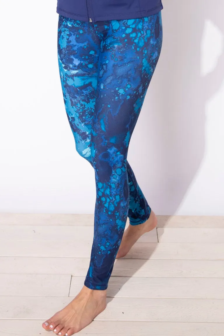 On The Move Leggings in Fog by Escape